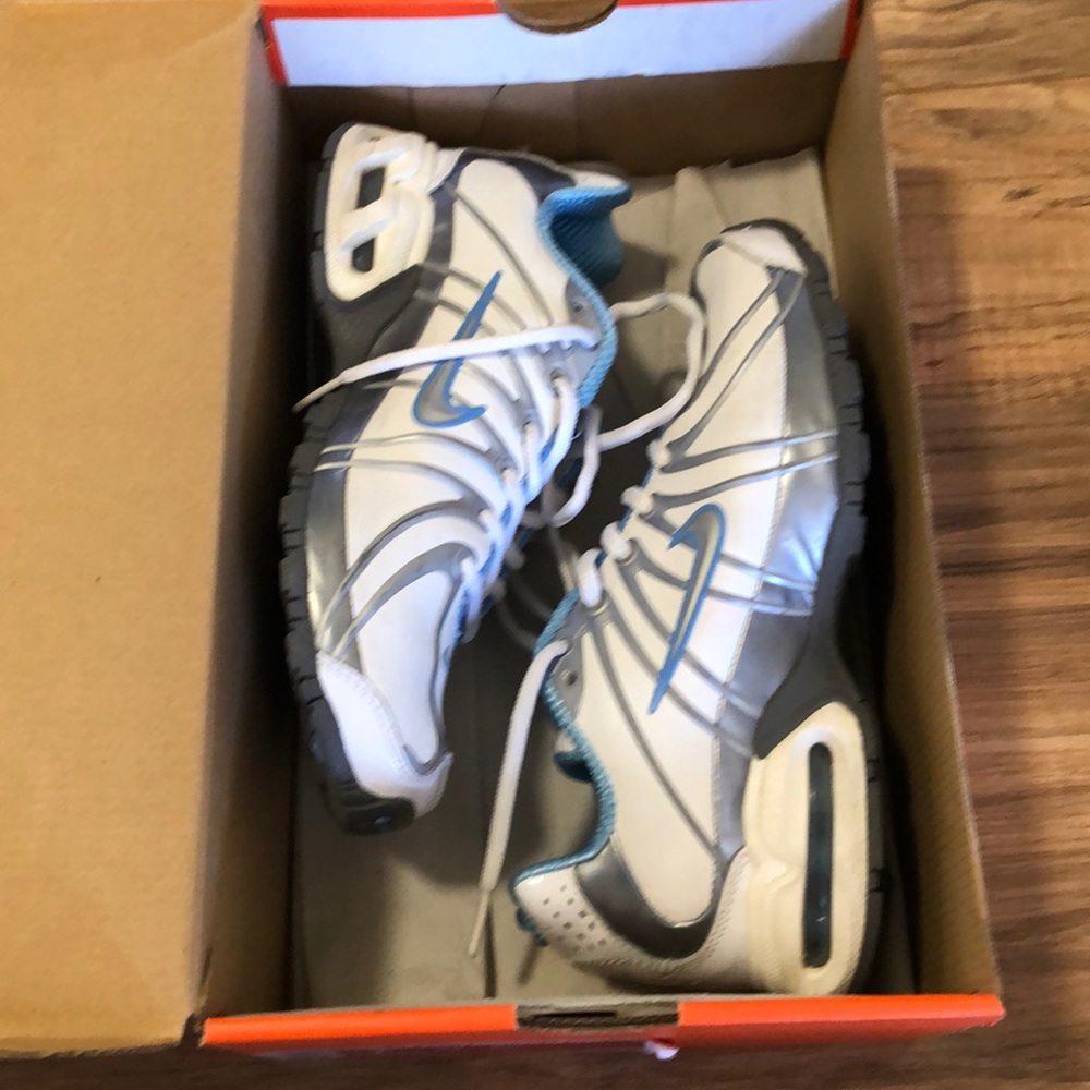 Nike tennis / sneakers